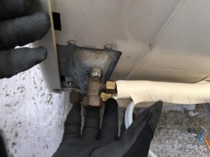エアコンでガス漏れした時の簡単な対処法