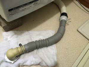 洗濯機でつまりが起きた際に業者に依頼すべき４つのケース