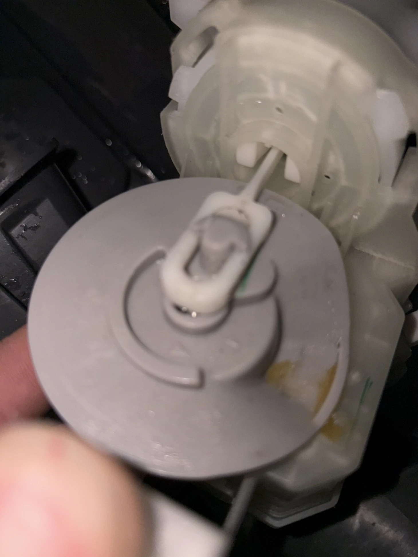 洗濯機のモーター故障の症状とは？電気・機械的メカニズムから読み解く故障診断と修理・交換費用・買い替え判断の完全ガイド