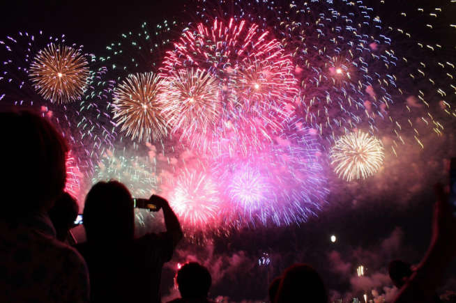 花火大会ではギャラ飲み利用がおすすめ！花火大会でのギャラ飲みの楽しみ方を解説