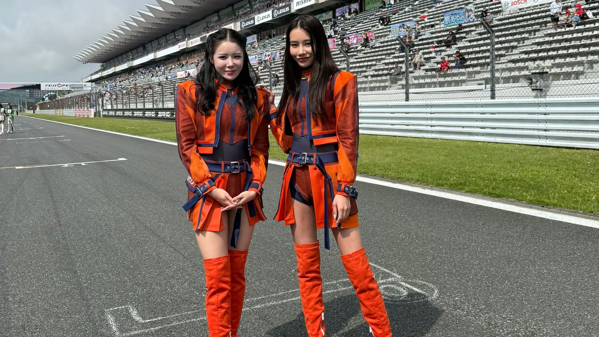 ギャラ飲みよりpato ~ エンタメマッチングサービス「pato」がSUPER GTに参戦するHELM MOTORSPORTSのレースアンバサダーを務めました~