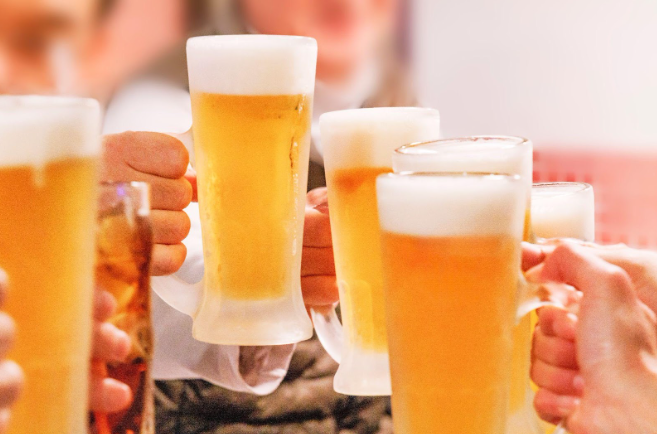 大人数での飲み会にはギャラ飲みの団体利用がおすすめ！patoコールがおすすめの理由を紹介