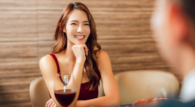 ギャラ飲みとは?仕組み・相場・キャバクラとの違い・安全性を3分で解説【2026年版】