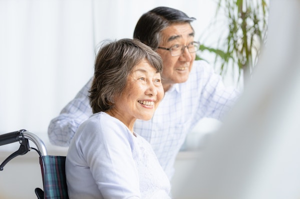 サ高住に入居している高齢者夫婦