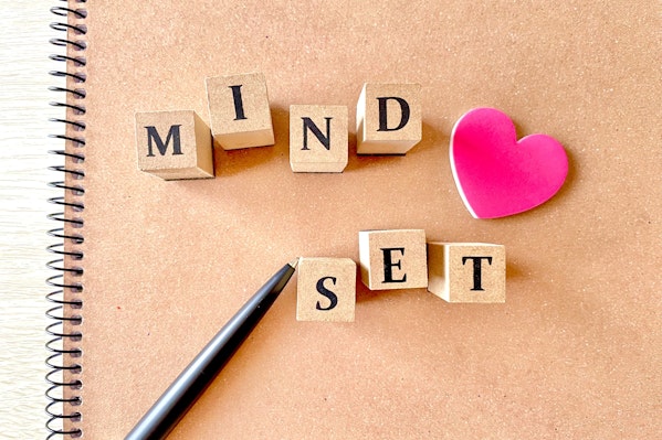 MIND SETと書かれたブロック