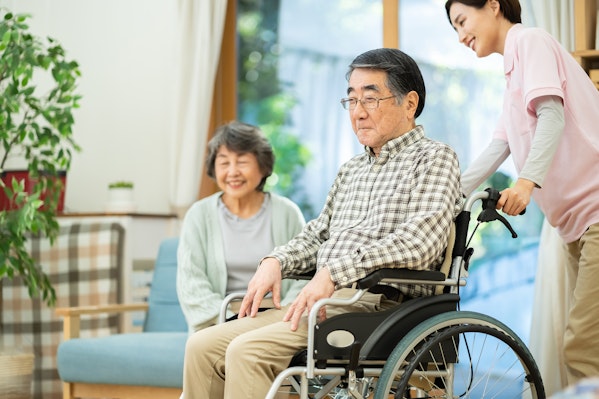 介護サービスをうける高齢者夫婦