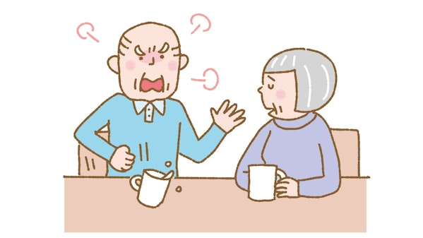怒る高齢者の男性と女性