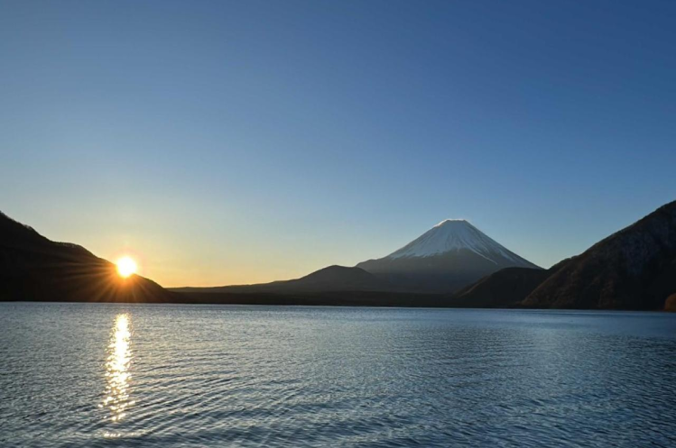 【#블랙캠핑 】 Mt.Fuji with Lake View & Amazing Sunrise Camping / Black Concept Stylish Gear 【#BLACKCAMP】