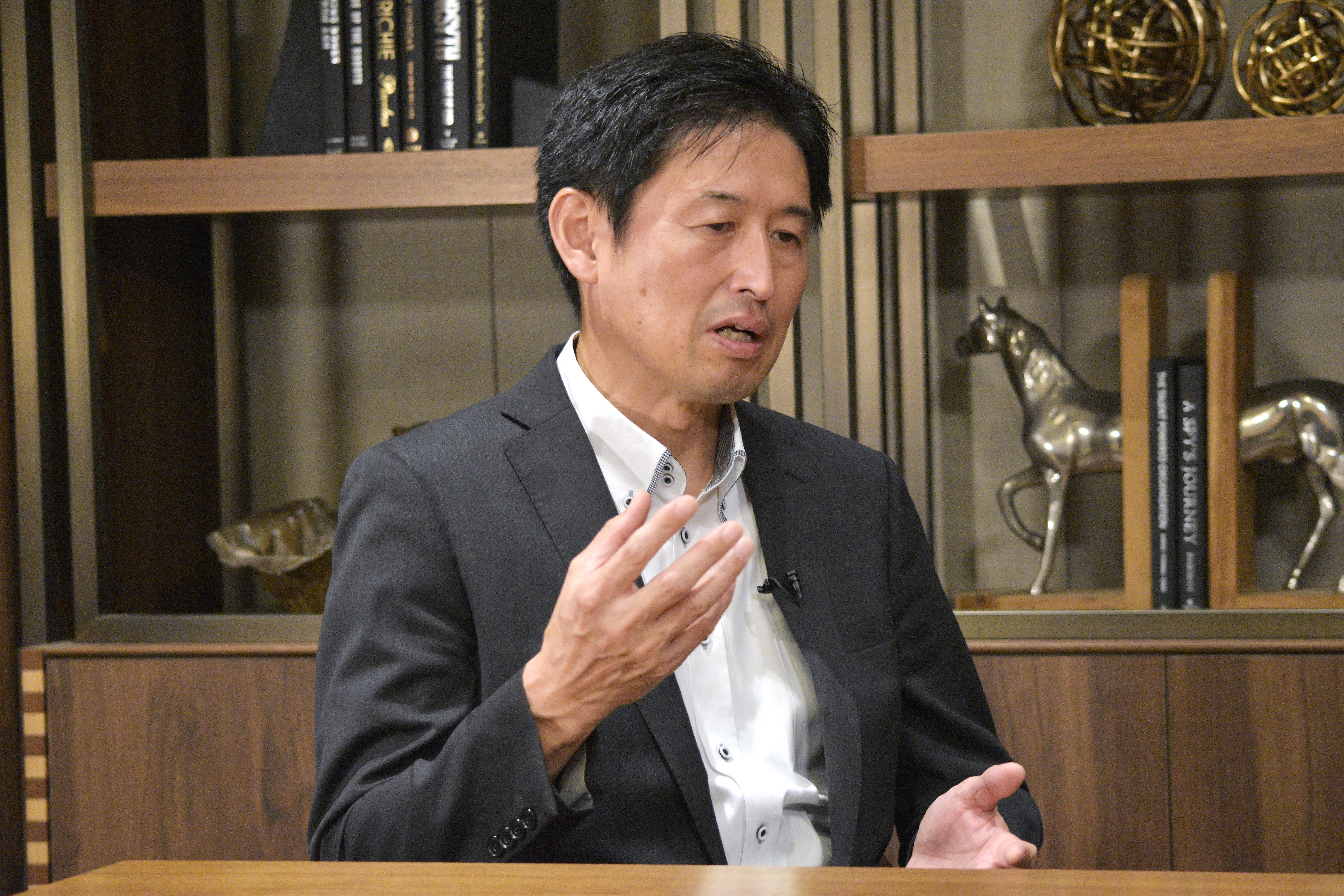 <p style="text-align:justify"><span style="color:#000000">三井デザインテック株式会社</span></p><p>ライフスタイル事業本部 <span style="color:black">副本部長 阿久根由夫様</span></p>