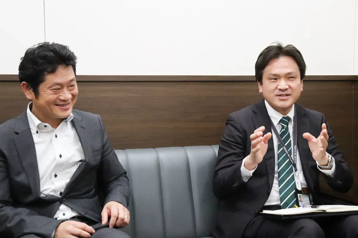 <p><span style="color:#333333">From the Business Creation Headquarters:</span><br><span style="color:#333333">Mr. Nakabayashi (Team leader)</span><br><span style="color:#333333">Mr. Hirose</span></p>