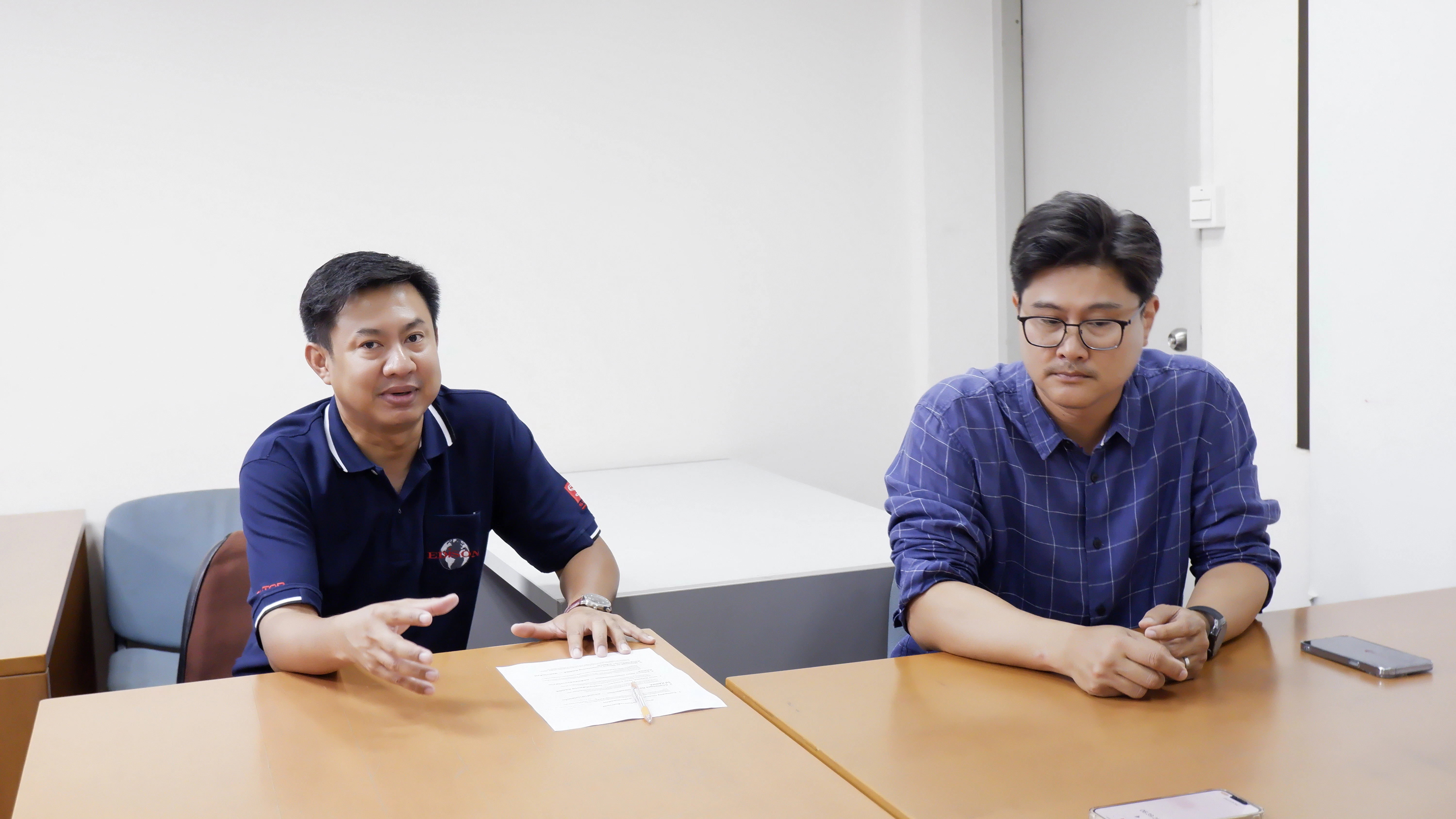 <p>Khun Tanarat Smitiwitya and Khun Piyapong Sasoontara</p>