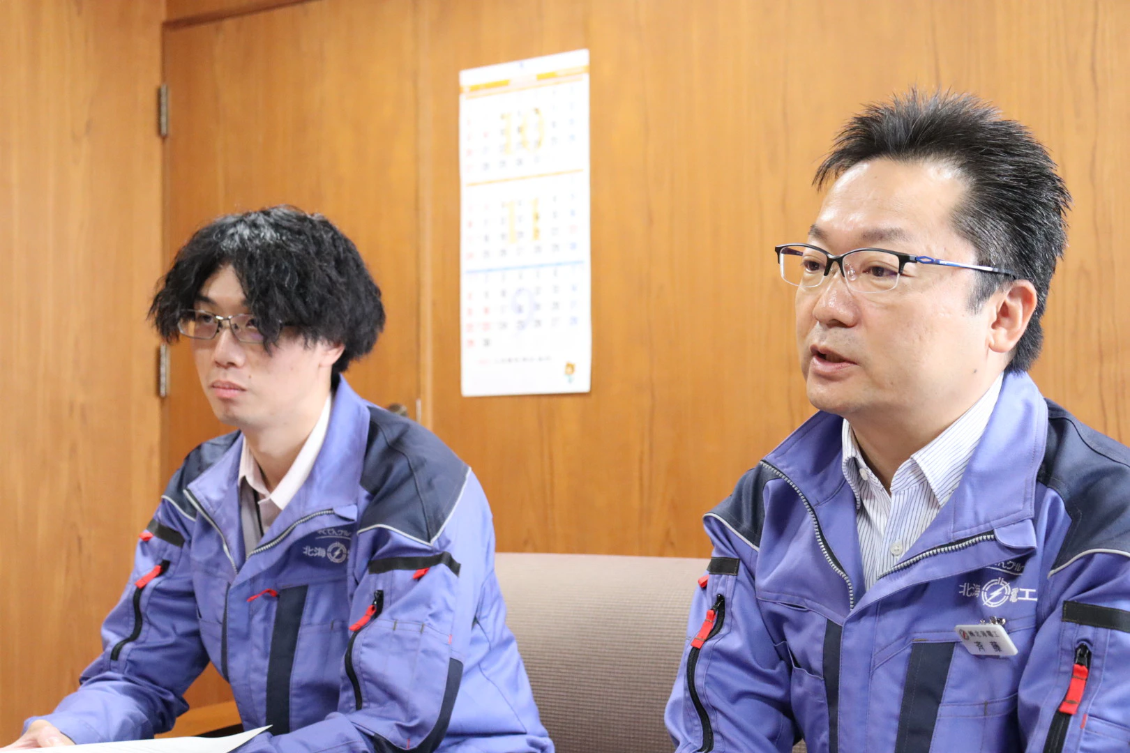 <p>株式会社北海電工<br>情報通信部 統括グループ<br>チームリーダー 兼 次長　斉藤　雅樹様　（右）<br>&nbsp;<br>情報通信部 移動体工事グループ　主任　木村 祥様　（左）</p>