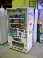 自販機の内外装を洗浄