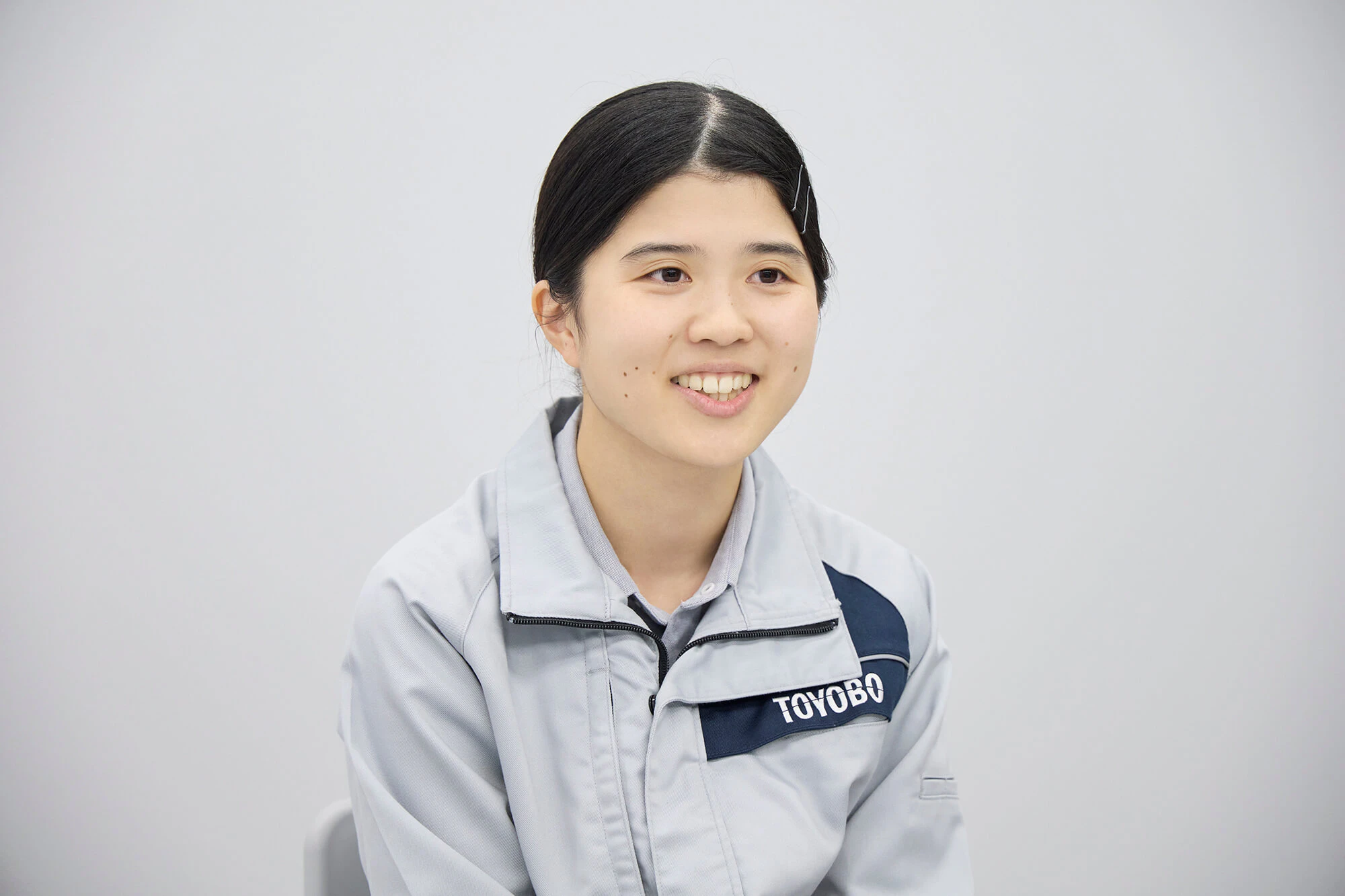 インタビューを受ける片岡さん