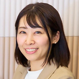 写真中央：岡（おか）さん