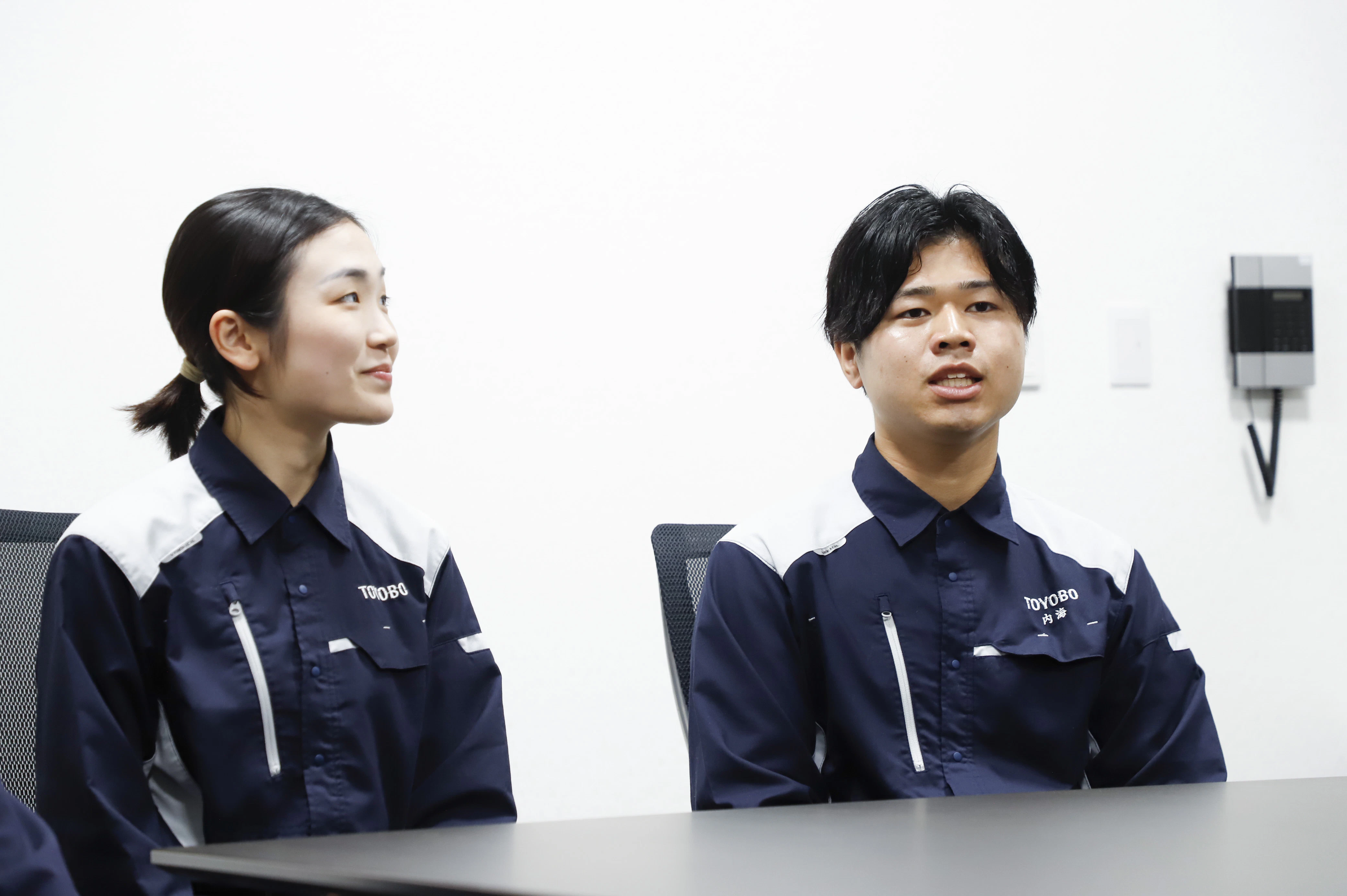 迫さんと内海さんのインタビュー風景