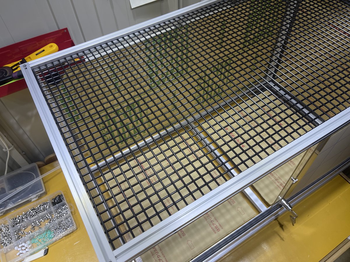 【アオダイショウ飼い主さん必見！】天板金網仕様で強力ランプも安心！こだわりのオーダーケージの画像