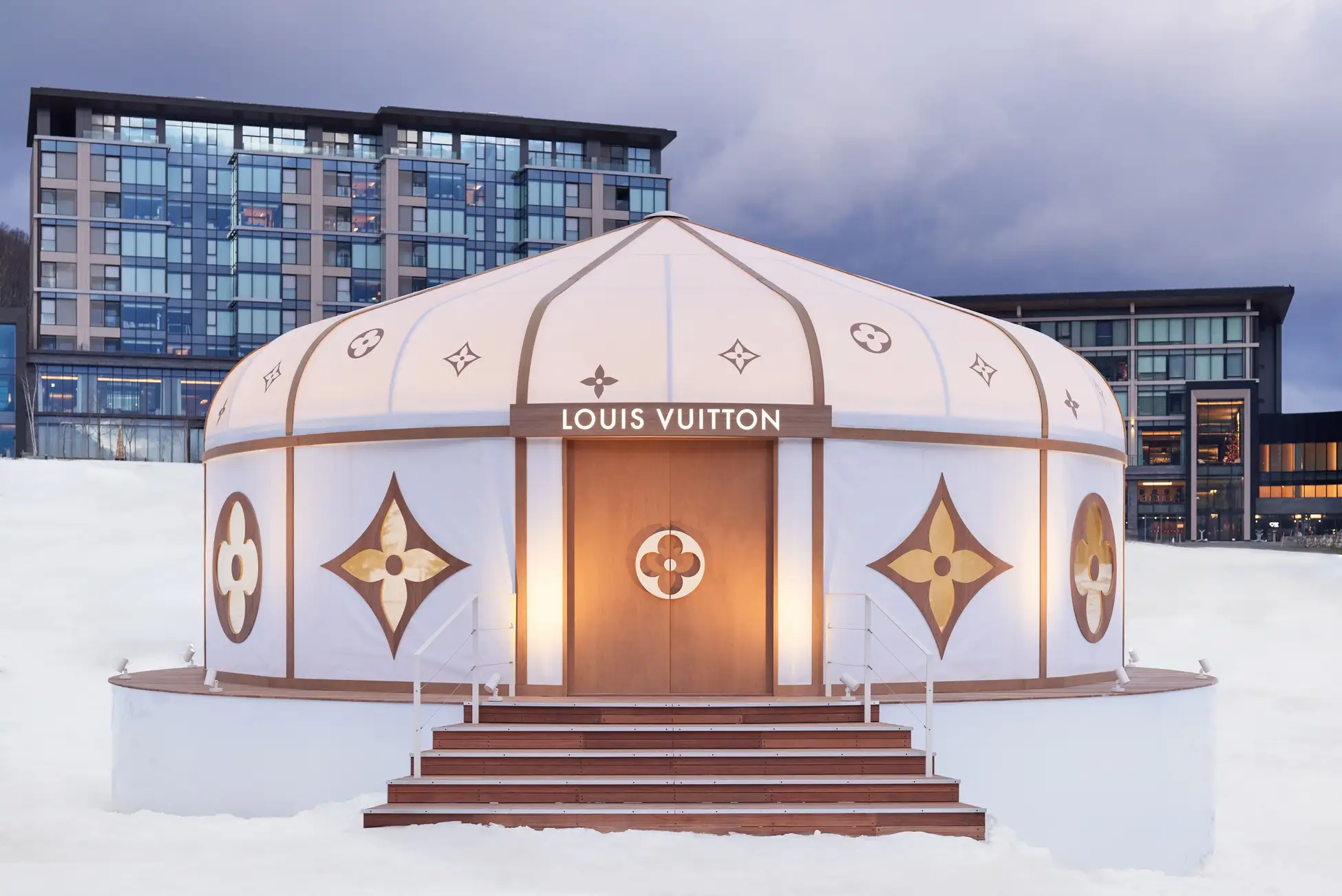 LOUIS VUITTON NISEKO WINTER RESORT POP-UP STORE_index
