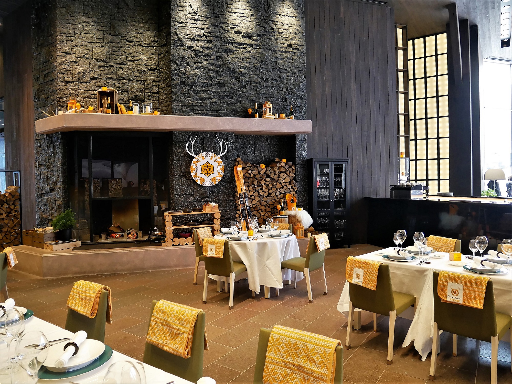 Veuve Clicquot “In the Snow”_index