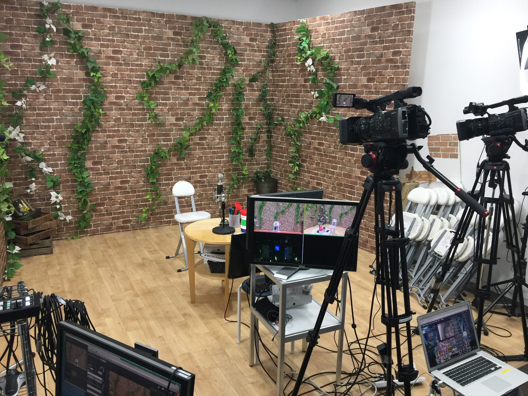 ライブ配信アプリ「SHOWROOM」制作技術・スタジオ設計