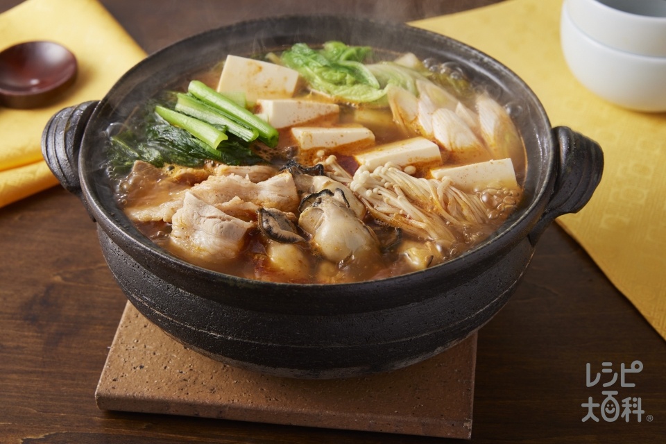 あごだし香る牡蠣キムチ鍋