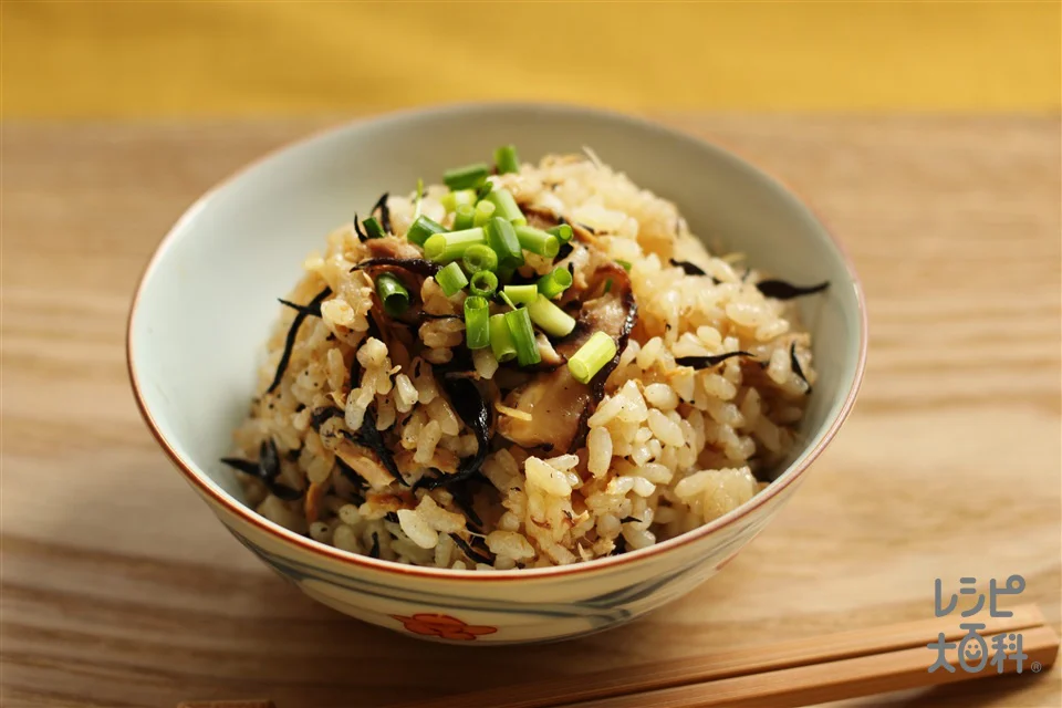 ひじきと干ししいたけのだし炊きご飯
