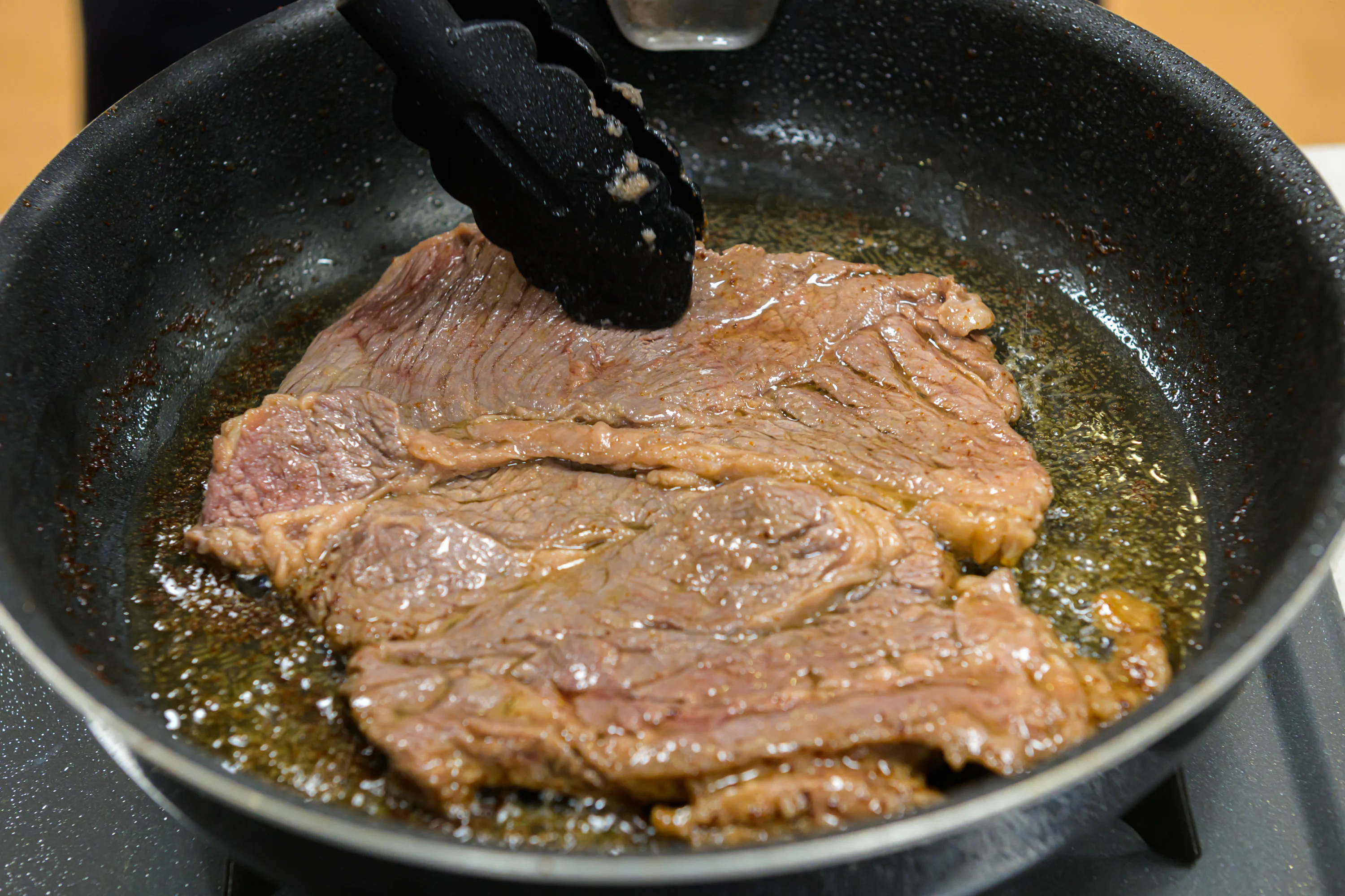 【肉マニア直伝】数百枚のステーキを焼いた研究者が教える
家庭で作れる「究極のステーキ」