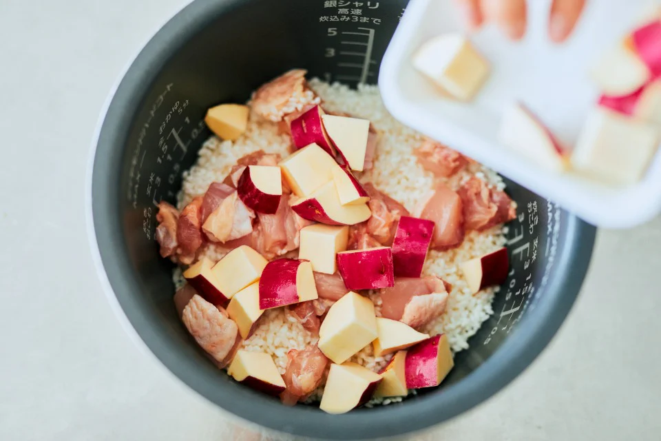 鶏肉とさつまいものだし炊きご飯のつくり方_3_1