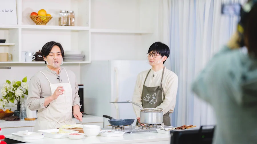 豆板醤を油で炒めておいしい!「肉味噌と白菜のピリ辛あえ麺」