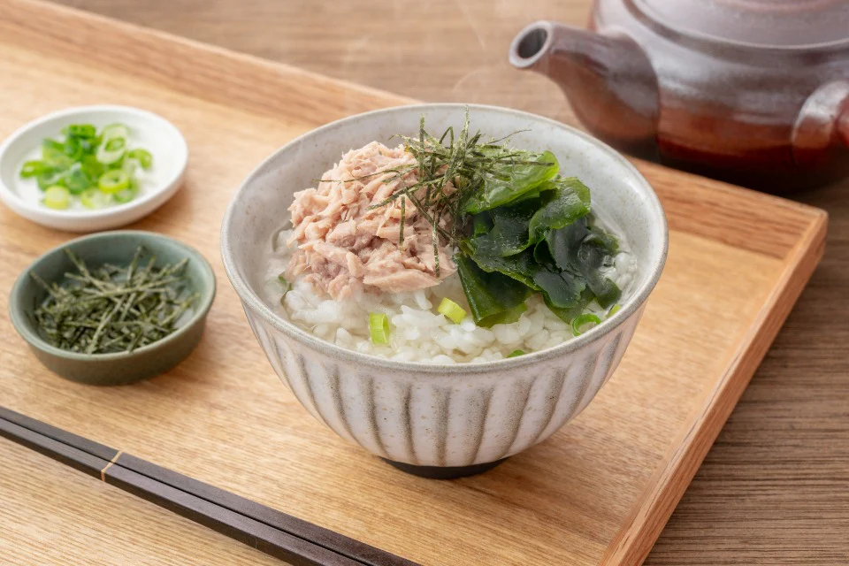 ツナわかめのだし茶漬け