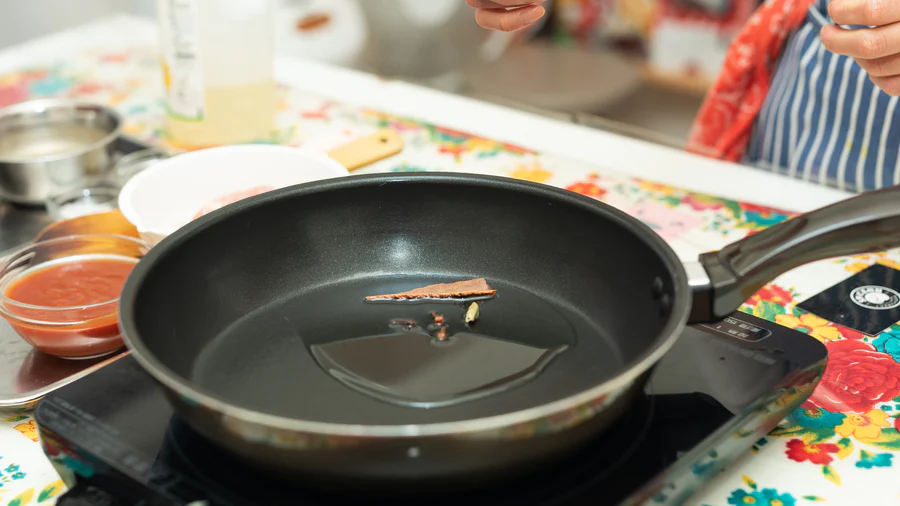 30分でできる!「本格スパイスチキンカレー」の作り方