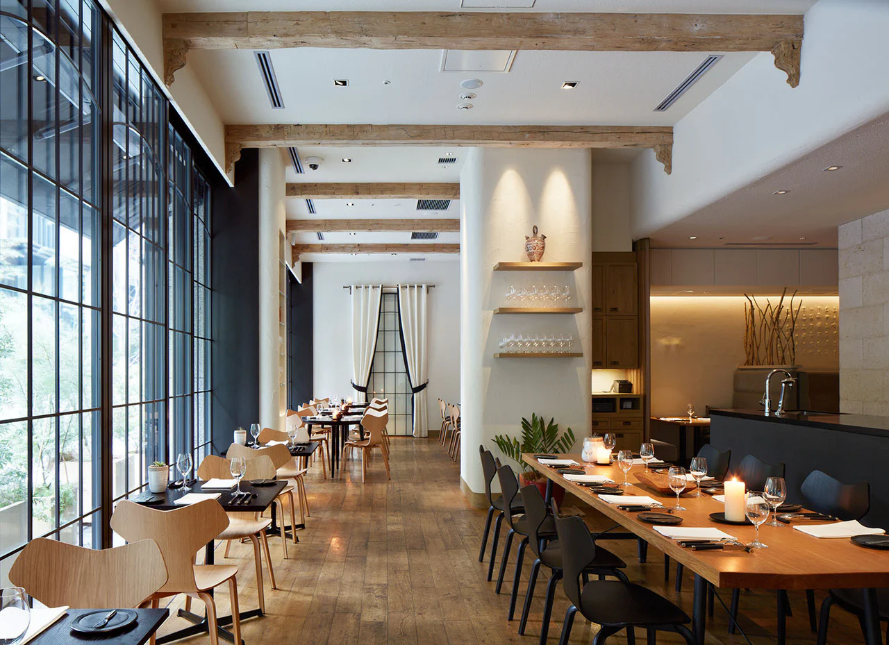 「LA BONNE TABLE」の内観