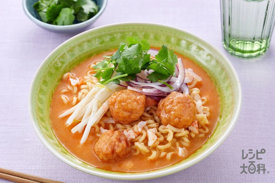 ごろっと揚げボール!「Yum Yum」トムヤムクンクリーミーヌードル