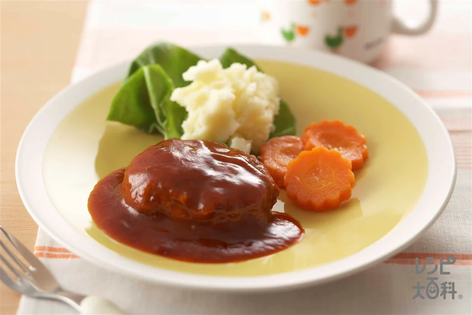 家族で楽しむ煮込みハンバーグ