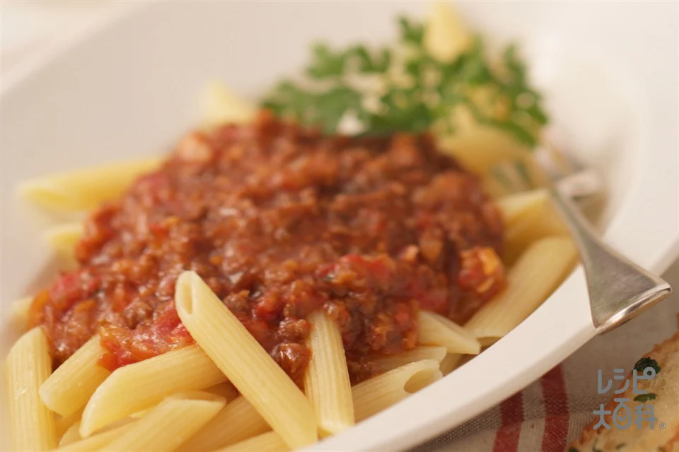 ミートソースのパスタ