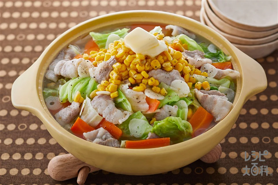 たっぷり野菜のうま塩にんにくバター鍋