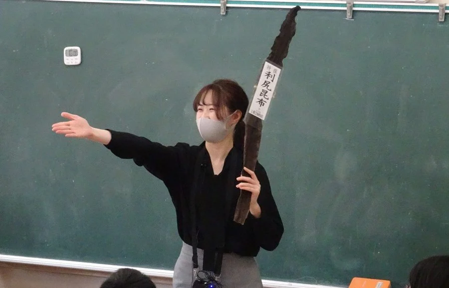 出前授業では、味の素社員が講師に!