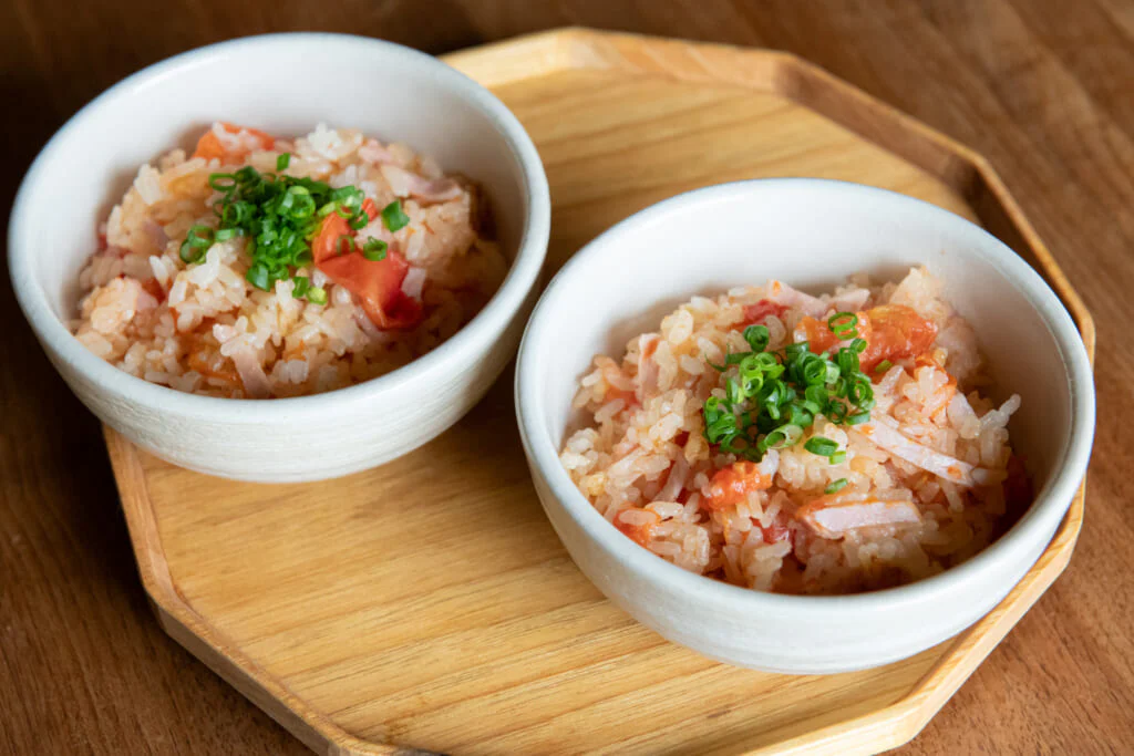野菜のうま味たっぷり！シンプルだけど味わい深い炊き込みベジごはん