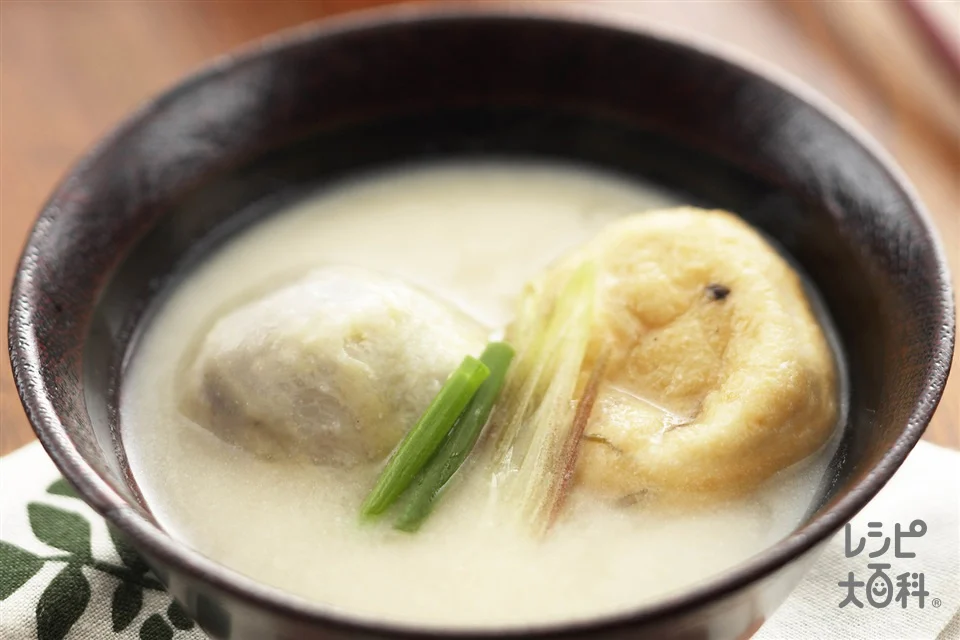 里いもまるごとみそ汁　白みそ仕立て