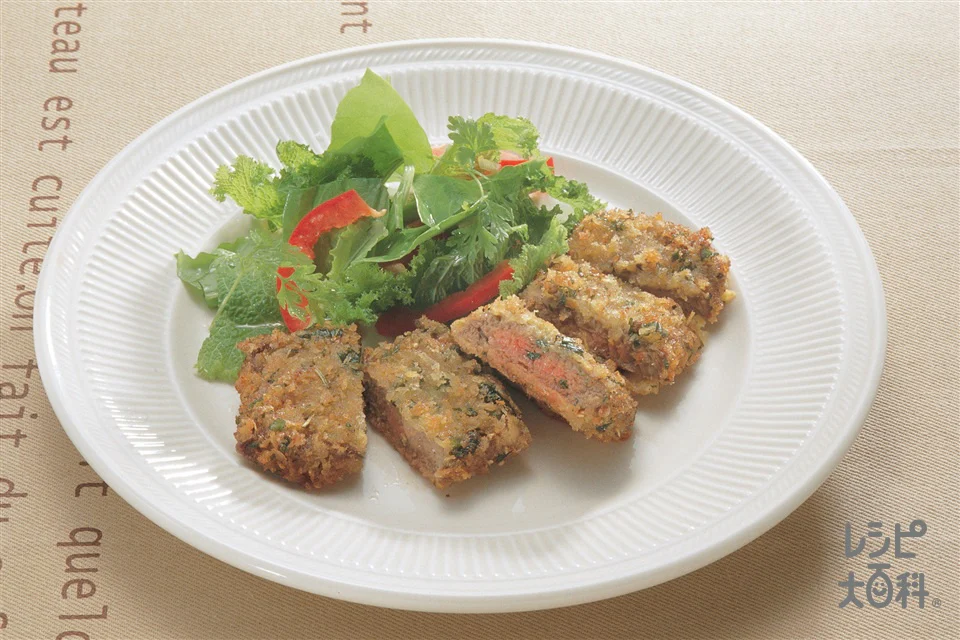 シュニッツェル風（牛肉のハーブ風味カツレツ）