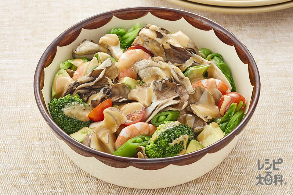 温野菜とまいたけのオイスターマヨ和えサラダ