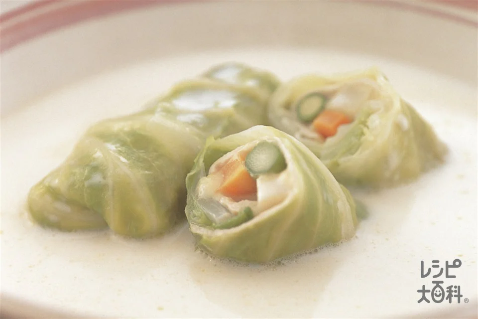 豚薄切り肉とスティック野菜のロールキャベツ クリーム味