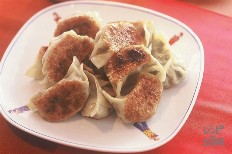 餃子がメインの献立