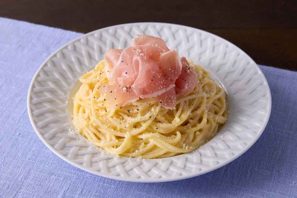 濃厚チーズクリームのカルボナーラ風