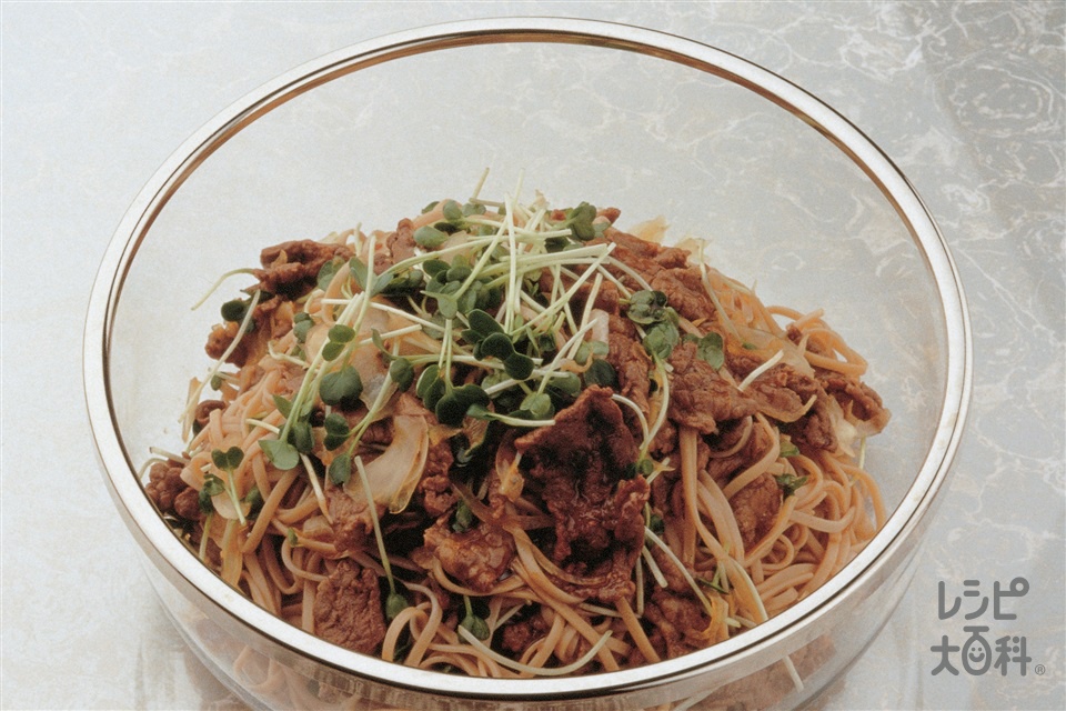牛肉とそばのサラダ仕立て