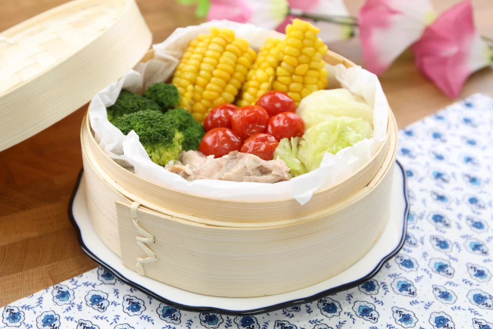 夏野菜とコンソメバターのせいろ蒸し