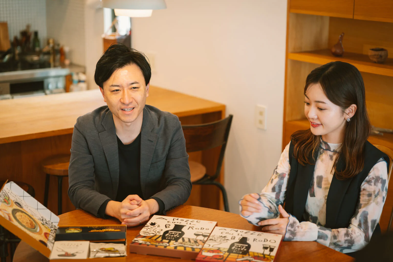 「ミオブロード」の開発を担当した、井上さん（写真左）と深山さん（写真右）。