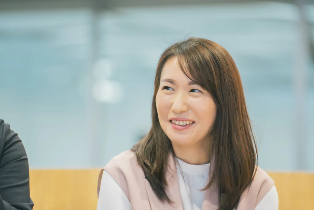 （右）コンシューマーフーズ事業部　メニュー食品グループ 久貝愛さん