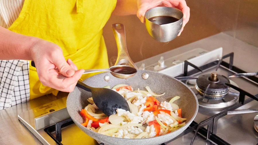 つゆだくでご飯が進む♪「シーフードガパオ」の作り方