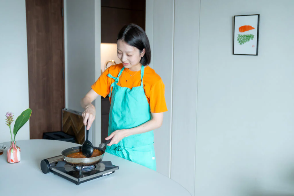 不自由の中にこそ、自由がある。長谷川あかりさんのカレー粉で作る「おうちカレー」